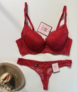 Alternative view of Ensemble 2 pièces H " Rouge "