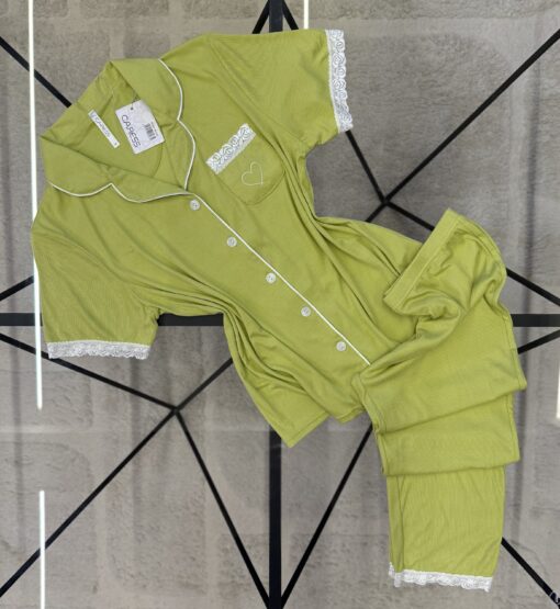 Pyjama boutonné demi manche " Vert pistache "