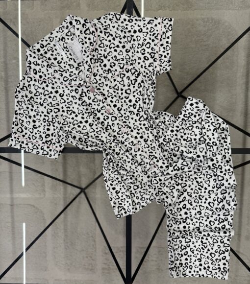 Pyjama boutonné haut demi manche " Motif léopard " - NOIR  -