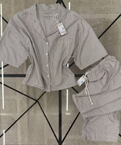 Alternative view of Pyjama boutonné haut demi manche pantalon " à rayures "