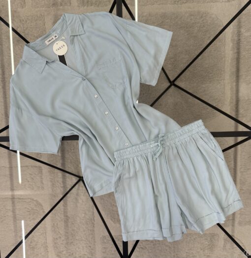 Pyjama short haut demi manche  boutonnée " Vert "