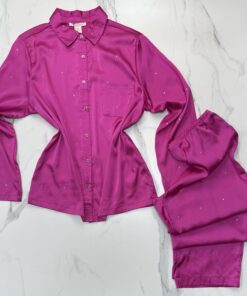 Alternative view of Pyjama Boutonnée en satin perlé " Fushia "