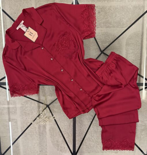 Pyjama boutonnée demi manche en satin "bordeaux"