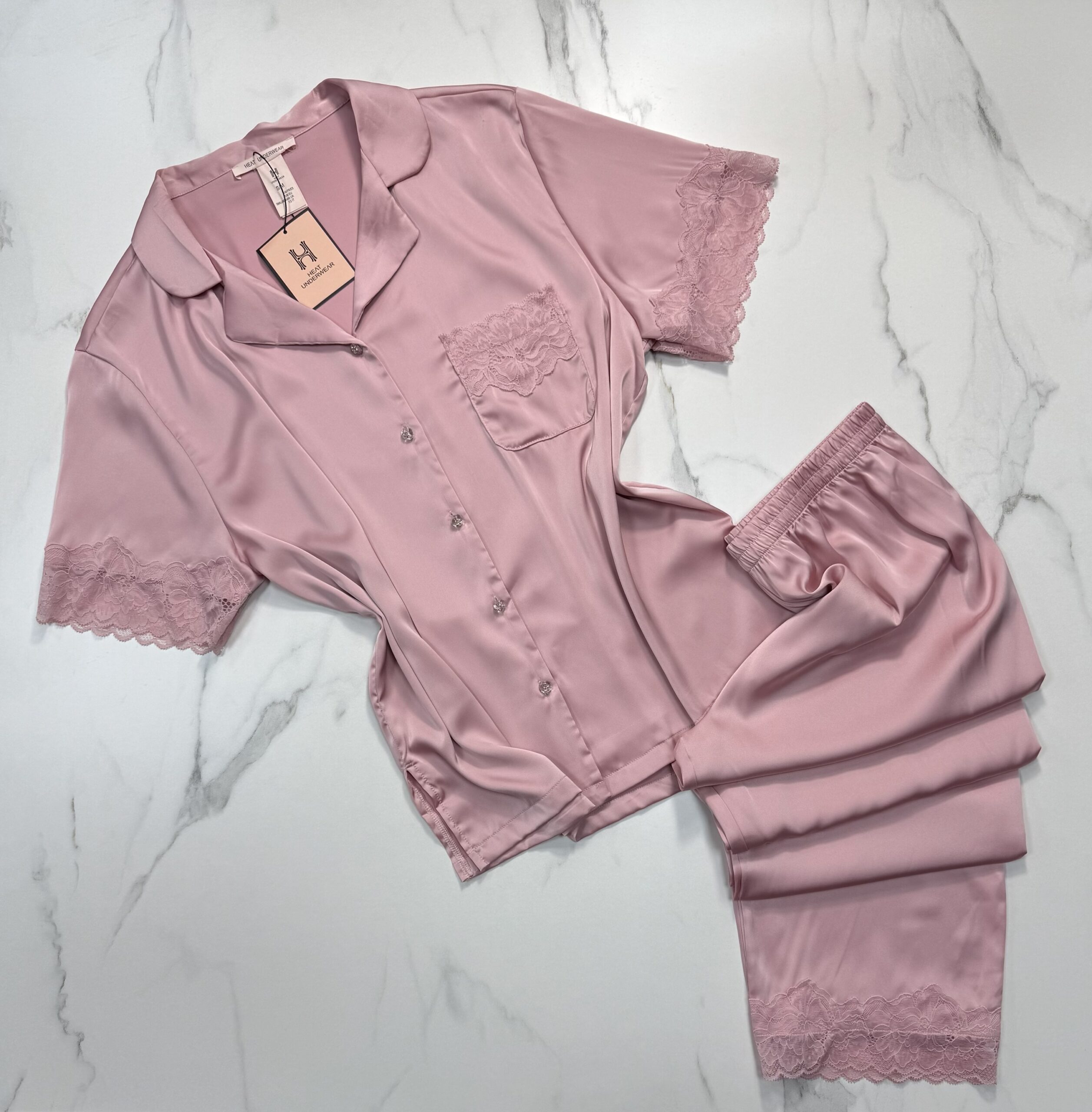 Pyjama boutonnée demi manche en satin "Rose"