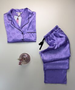 Alternative view of Pyjama boutonnée en satin "Mauve"