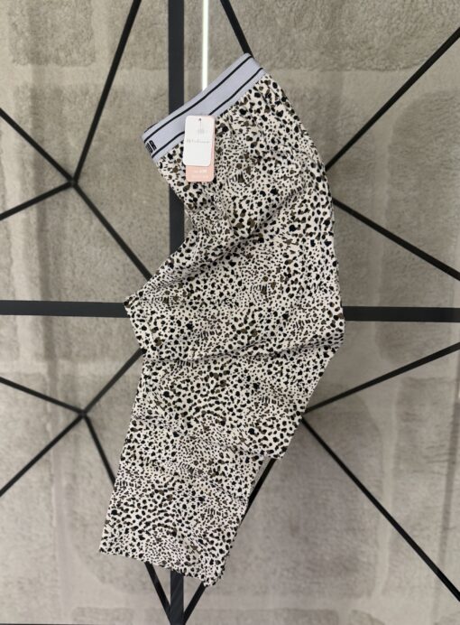 Bas de pyjama
 "Leopard"
