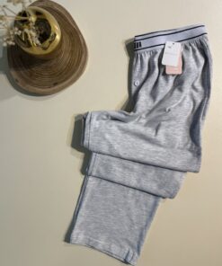 Bas de pyjama
 "Gris clair"