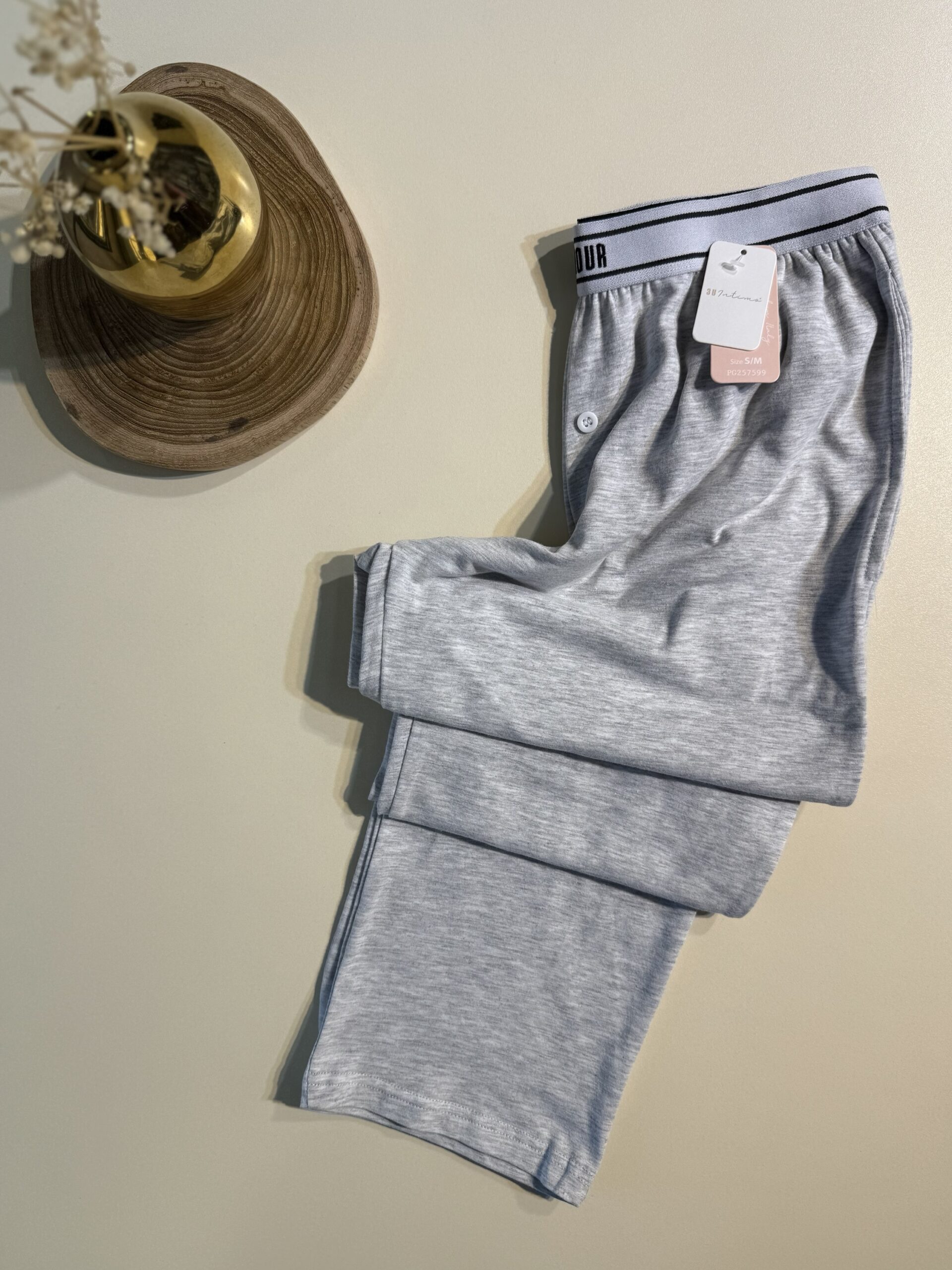 Bas de pyjama
 "Gris clair"