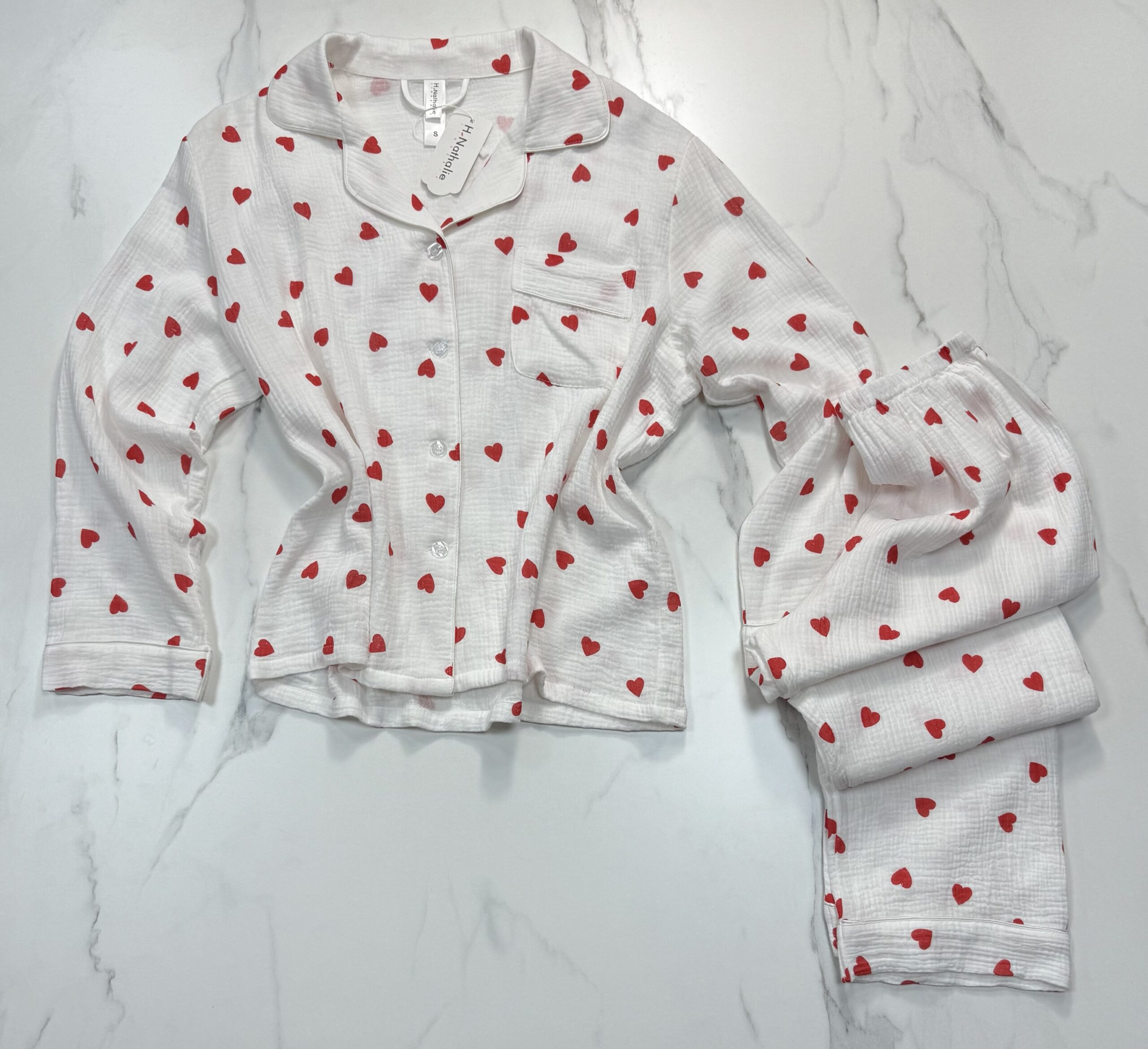 Pyjama manche longue boutonnée "coeur rouge" – Image 2