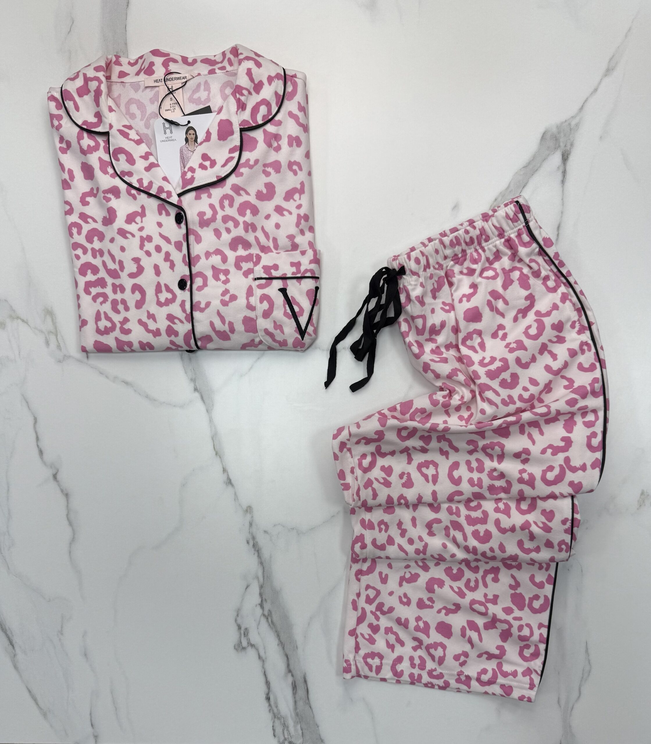 Pyjama boutonnée manche longue "Léopard rose" – Image 2