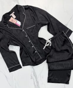 Pyjama boutonnée en satin "Noir"