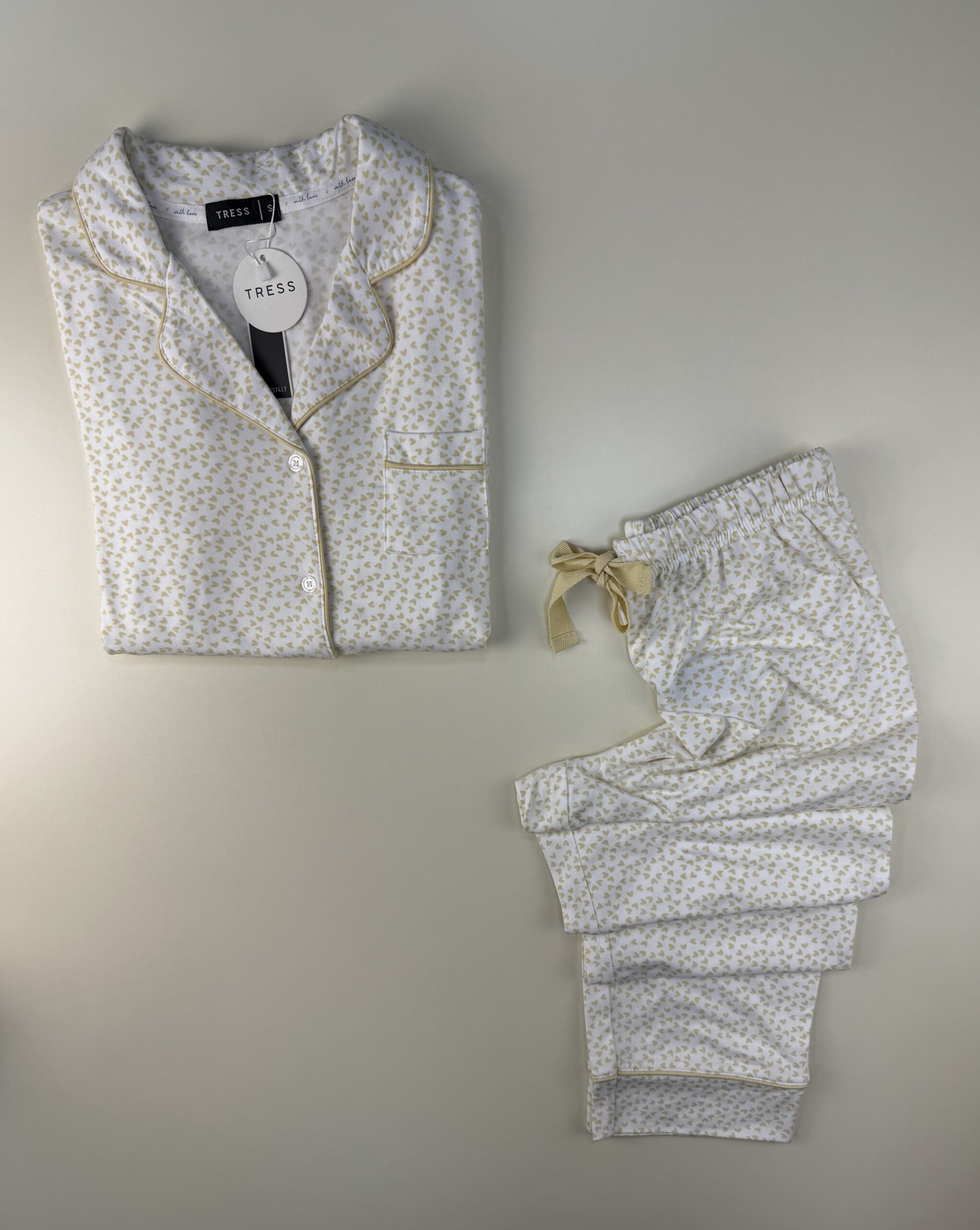 Pyjama pantalon haut manche longue boutonné  " Blanc cœur jaune  " – Image 2