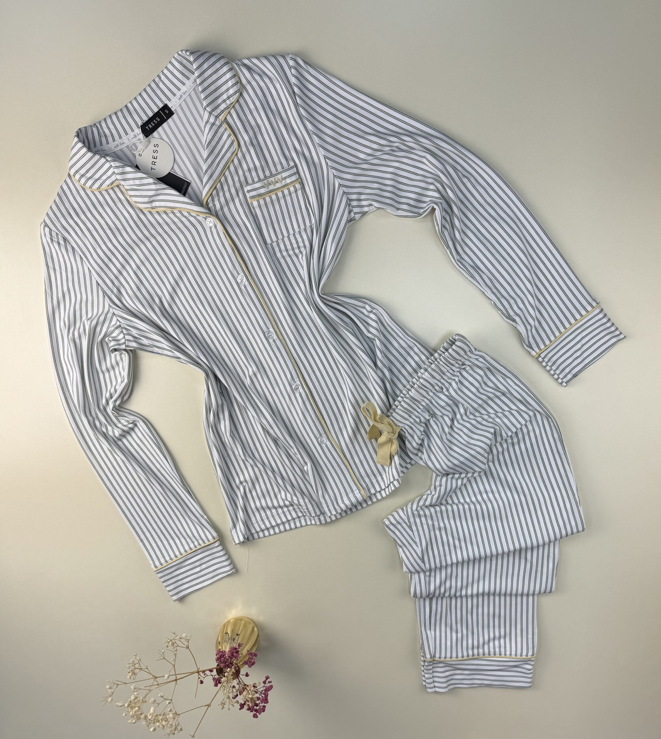 Pyjama pantalon haut manche longue boutonné  " Blanc à rayures  "