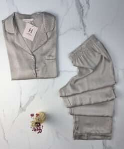 Alternative view of Pyjama boutonné en satin " Beige "