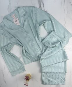 Pyjama boutonné en satin " Vert "