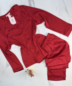 Pyjama boutonné en satin " Rouge "