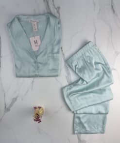 Alternative view of Pyjama boutonné en satin " Vert "