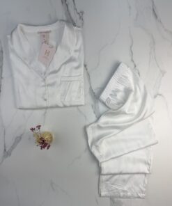 Alternative view of Pyjama boutonné en satin " Blanc "