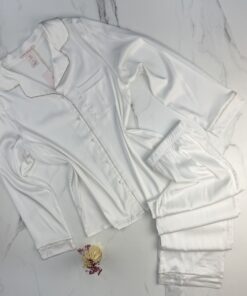 Pyjama boutonné en satin " Blanc "