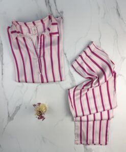 Alternative view of Pyjama boutonné en satin " Rose "
