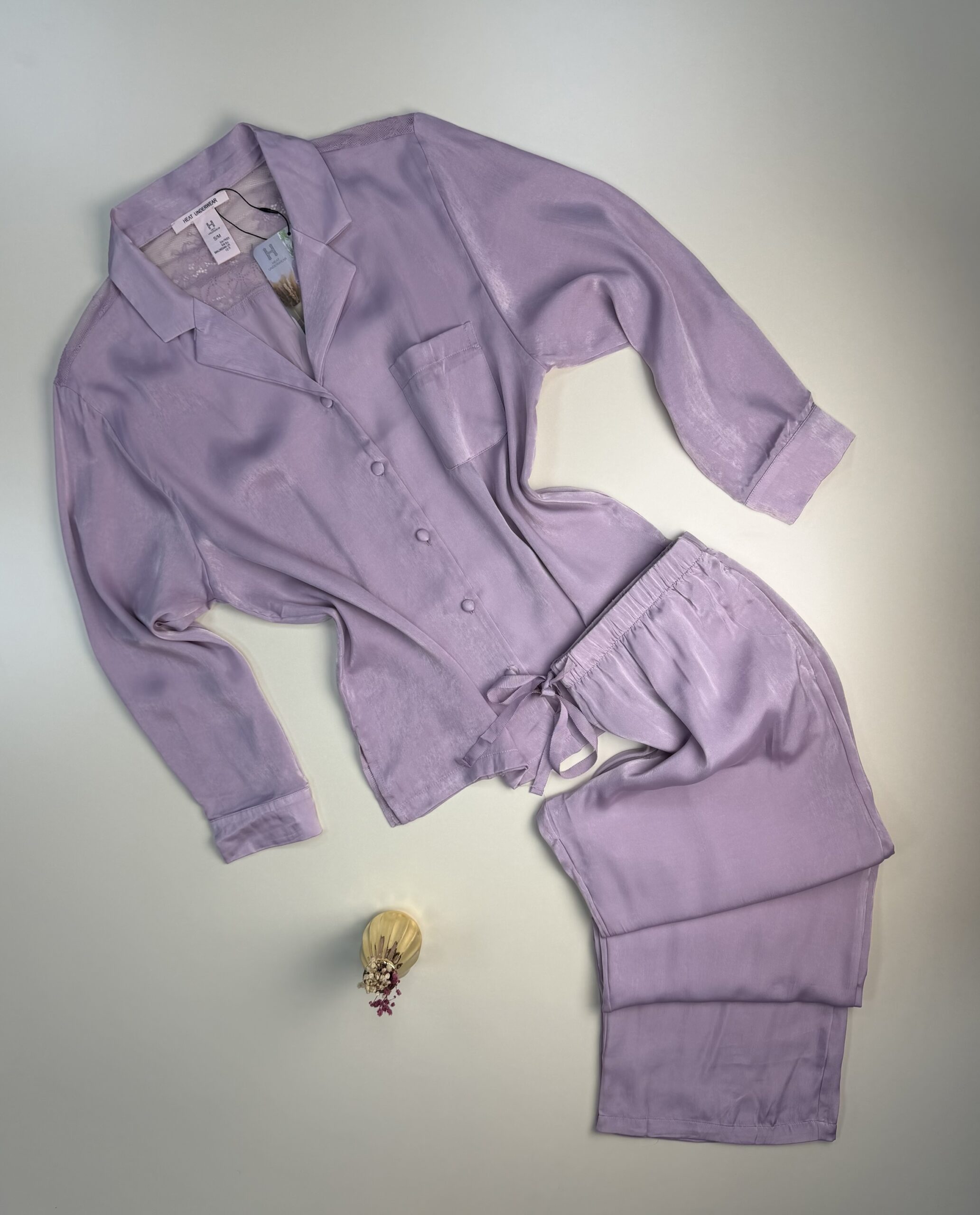 Pyjama boutonné en satin " Mauve "