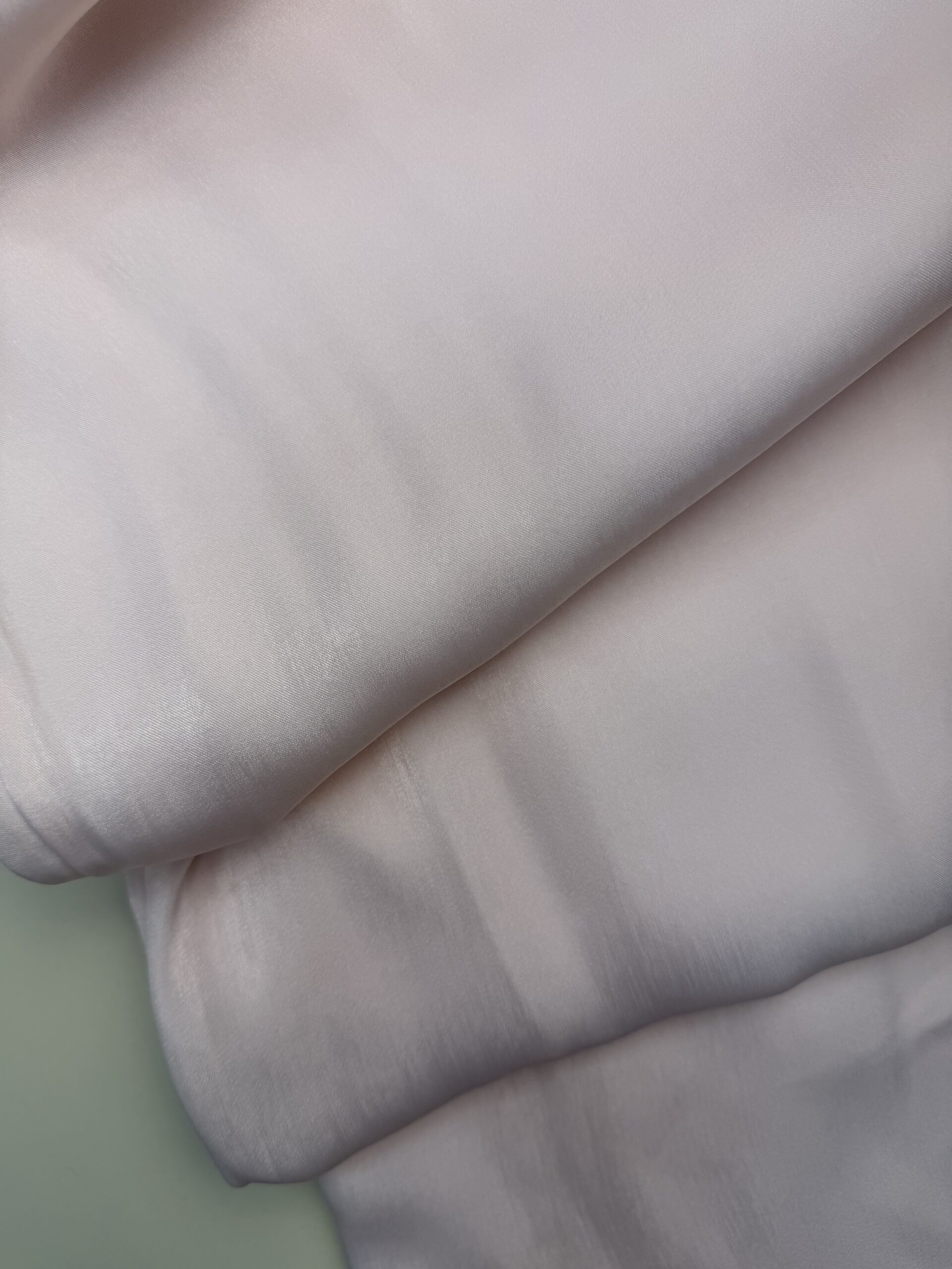 Pyjama boutonné en satin " Rose " – Image 4