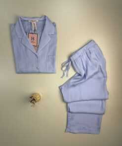 Alternative view of Pyjama boutonné en satin " Bleu  "