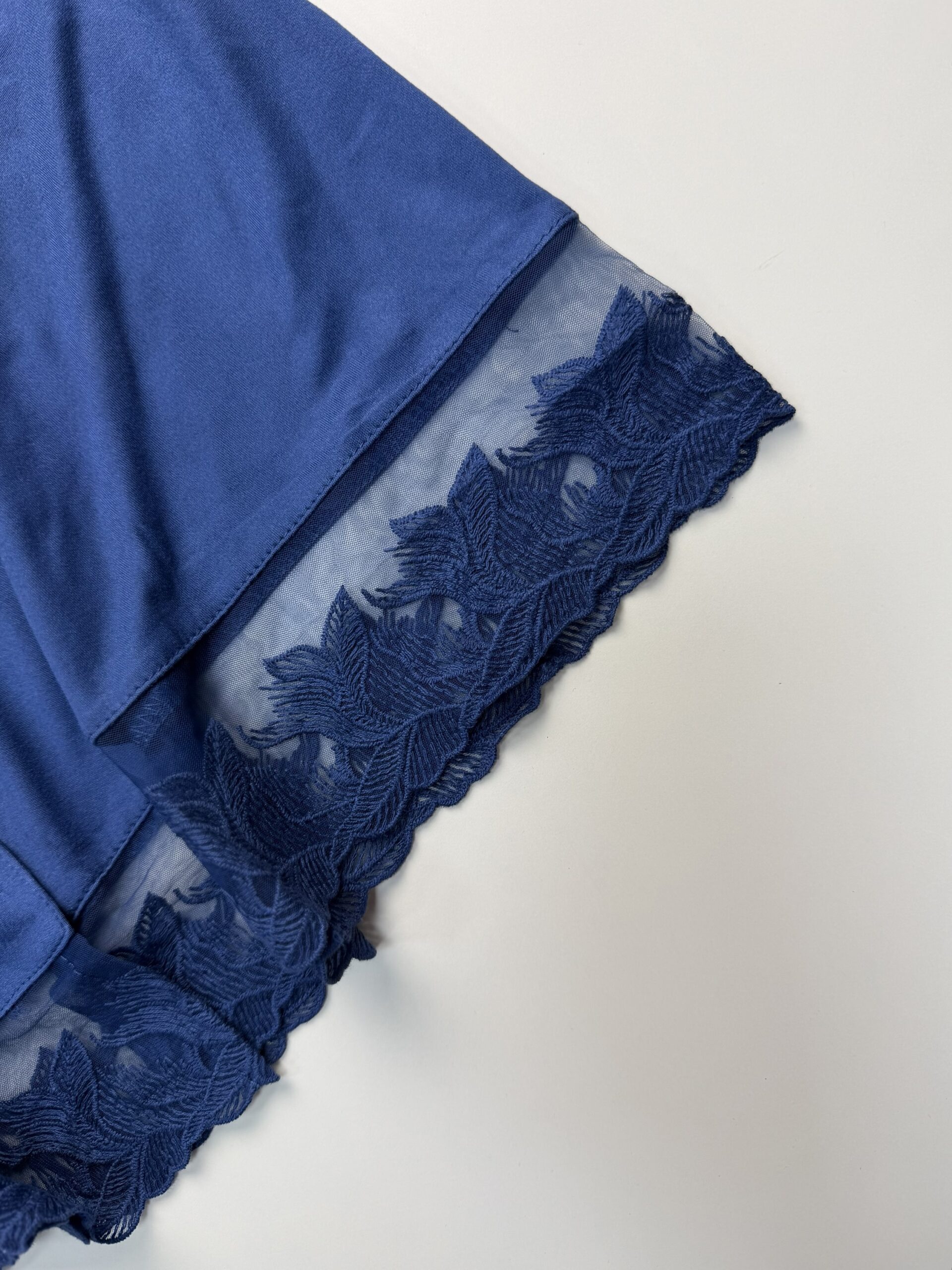Chemise de nuit boutonné " Bleu " – Image 3
