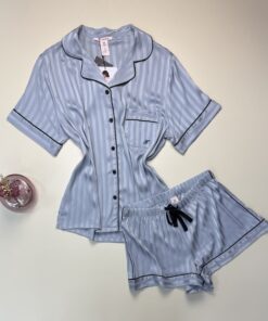 Pyjama short boutonée en satin H " Bleu "