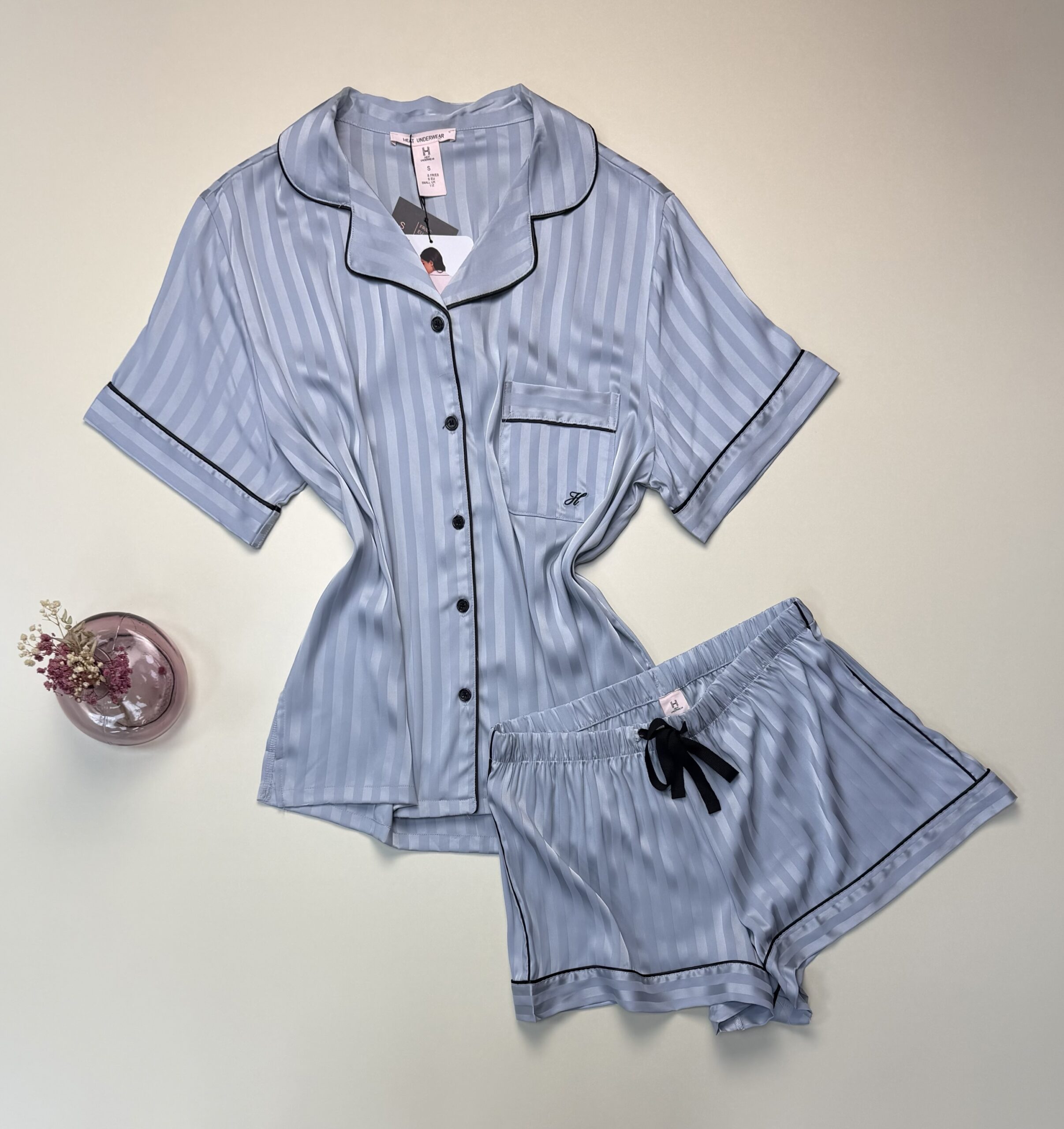 Pyjama short boutonée en satin H " Bleu "