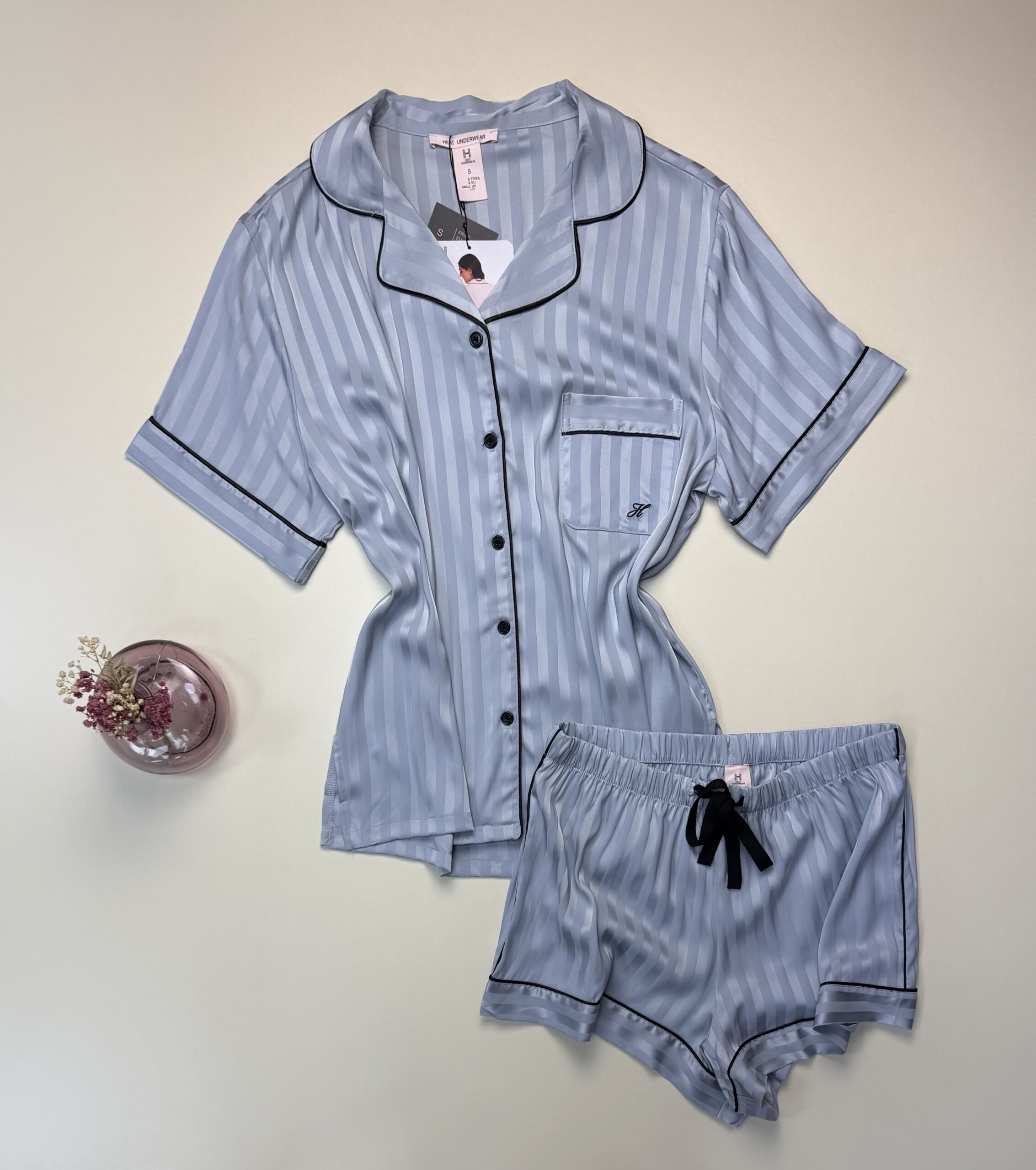 Pyjama short boutonée en satin H " Bleu " – Image 3