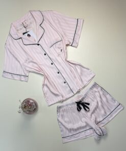 Alternative view of Pyjama short boutonée en satin H " Rose "