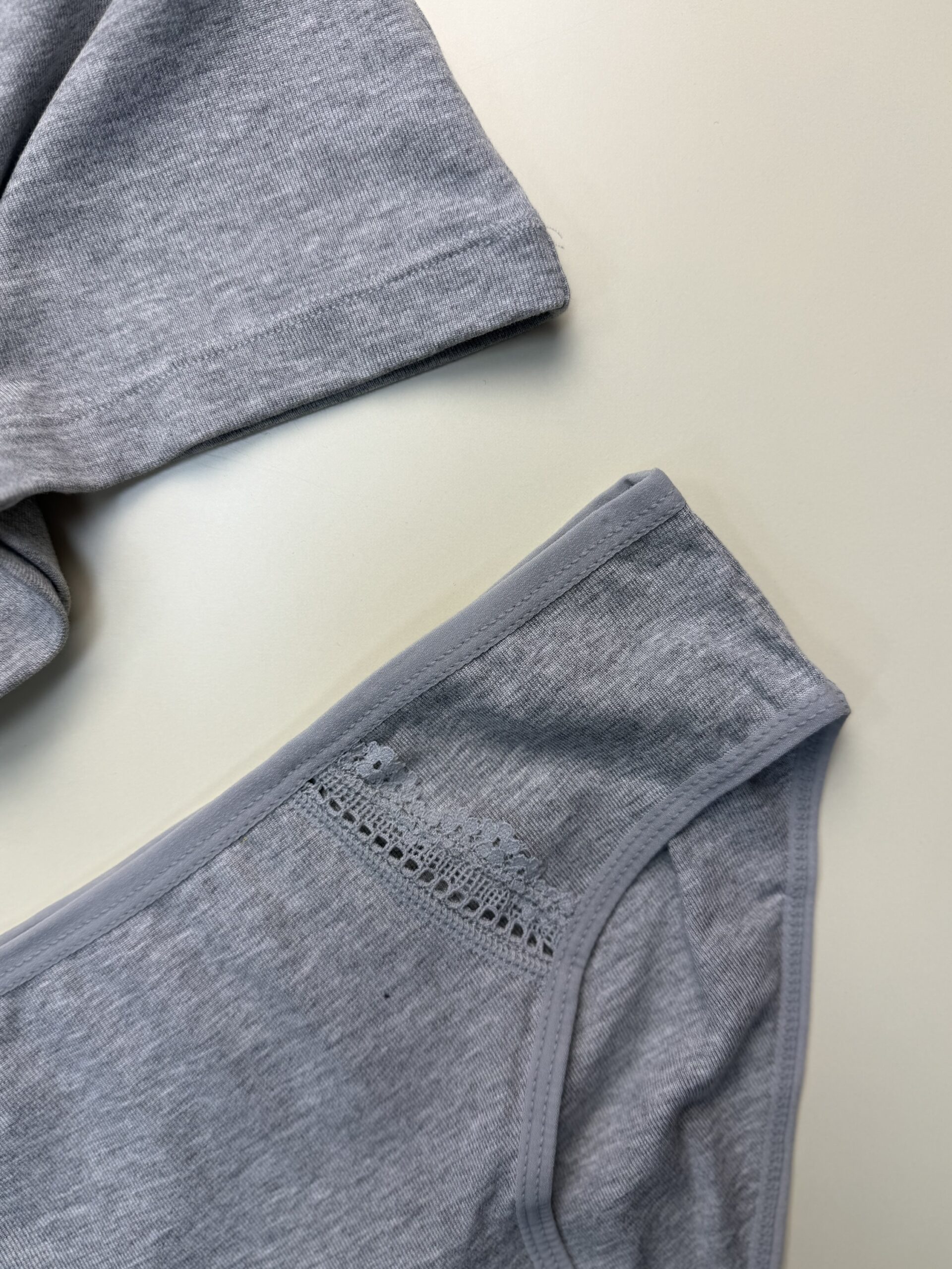 Bustier avec bas " H " - Gris - – Image 4