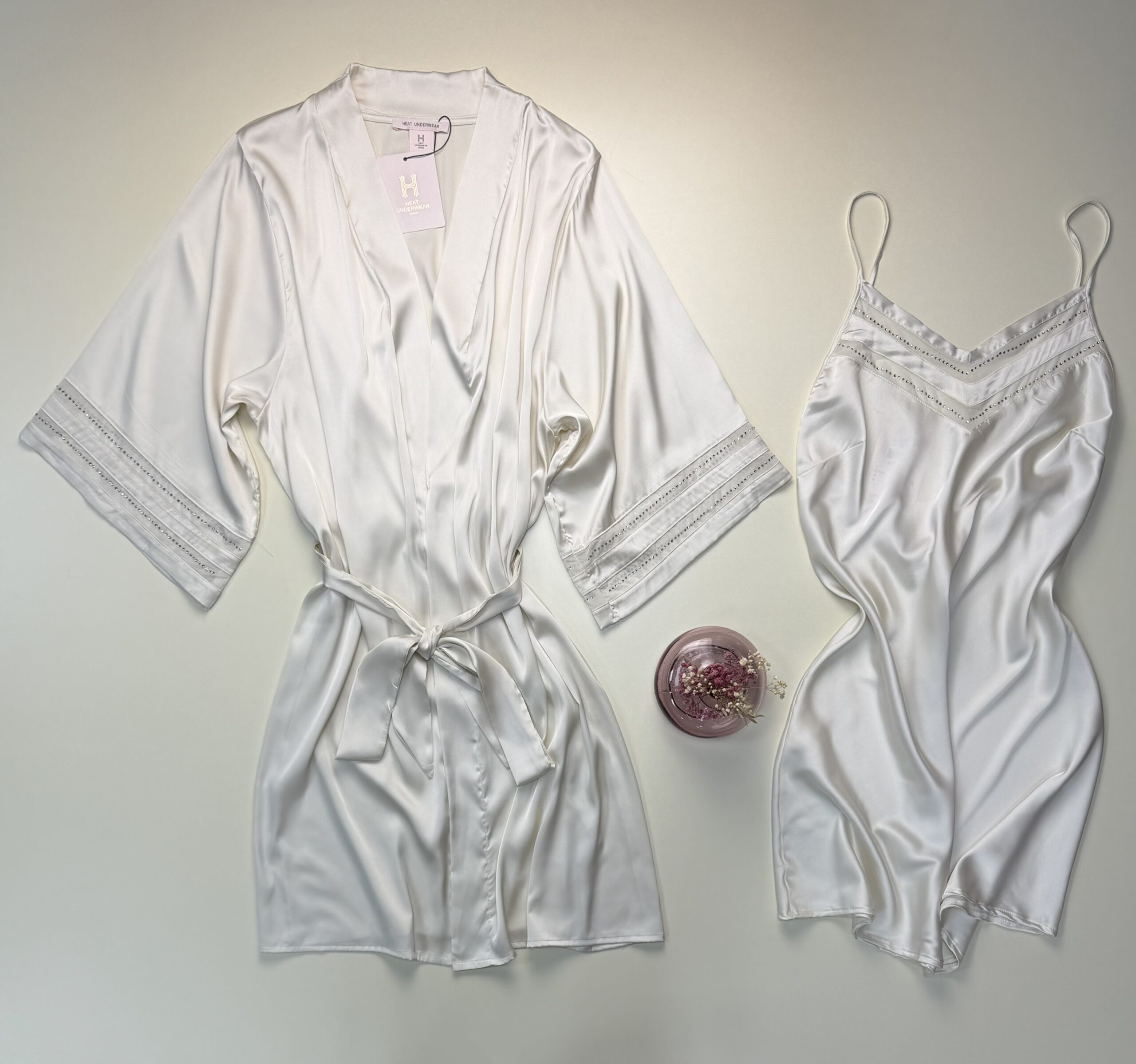 Ensemble nuisette peignoir en satin " Blanc cassé " – Image 2