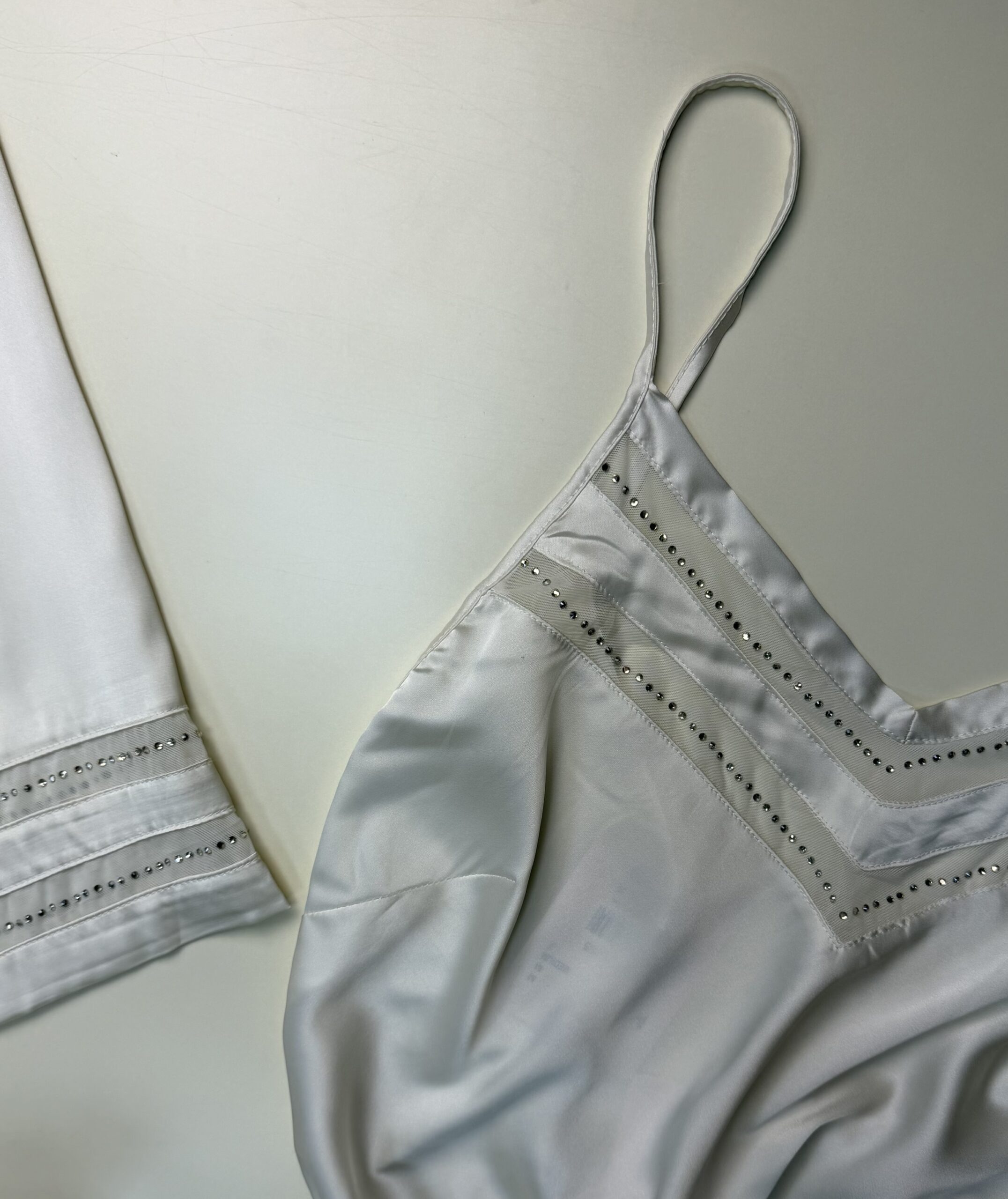 Ensemble nuisette peignoir en satin " Blanc cassé " – Image 4