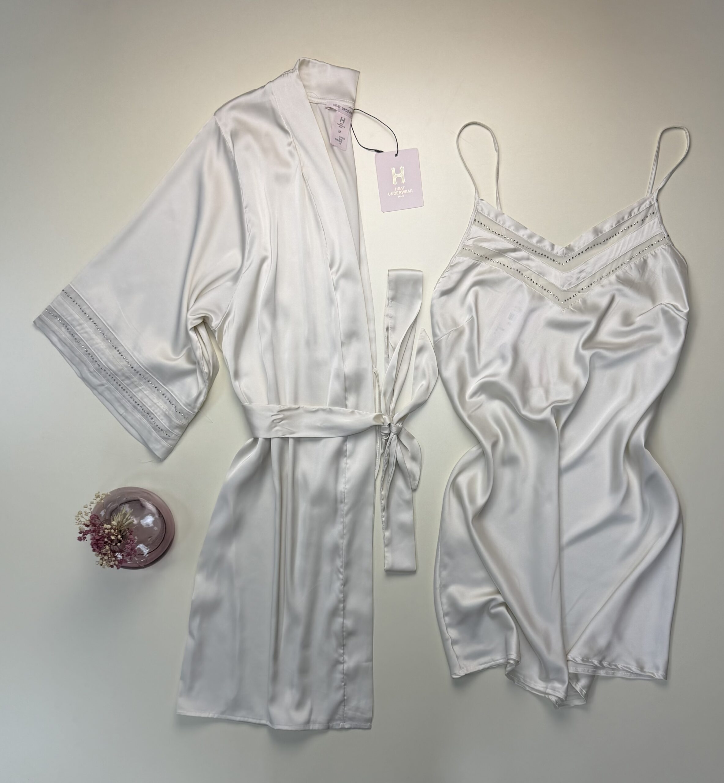 Ensemble nuisette peignoir en satin " Blanc cassé "