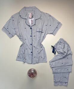 Alternative view of Pyjama boutonné haut demi manche H " Bleu à rayures  "