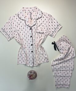 Alternative view of Pyjama boutonné haut demi manche H " à rayures rose "