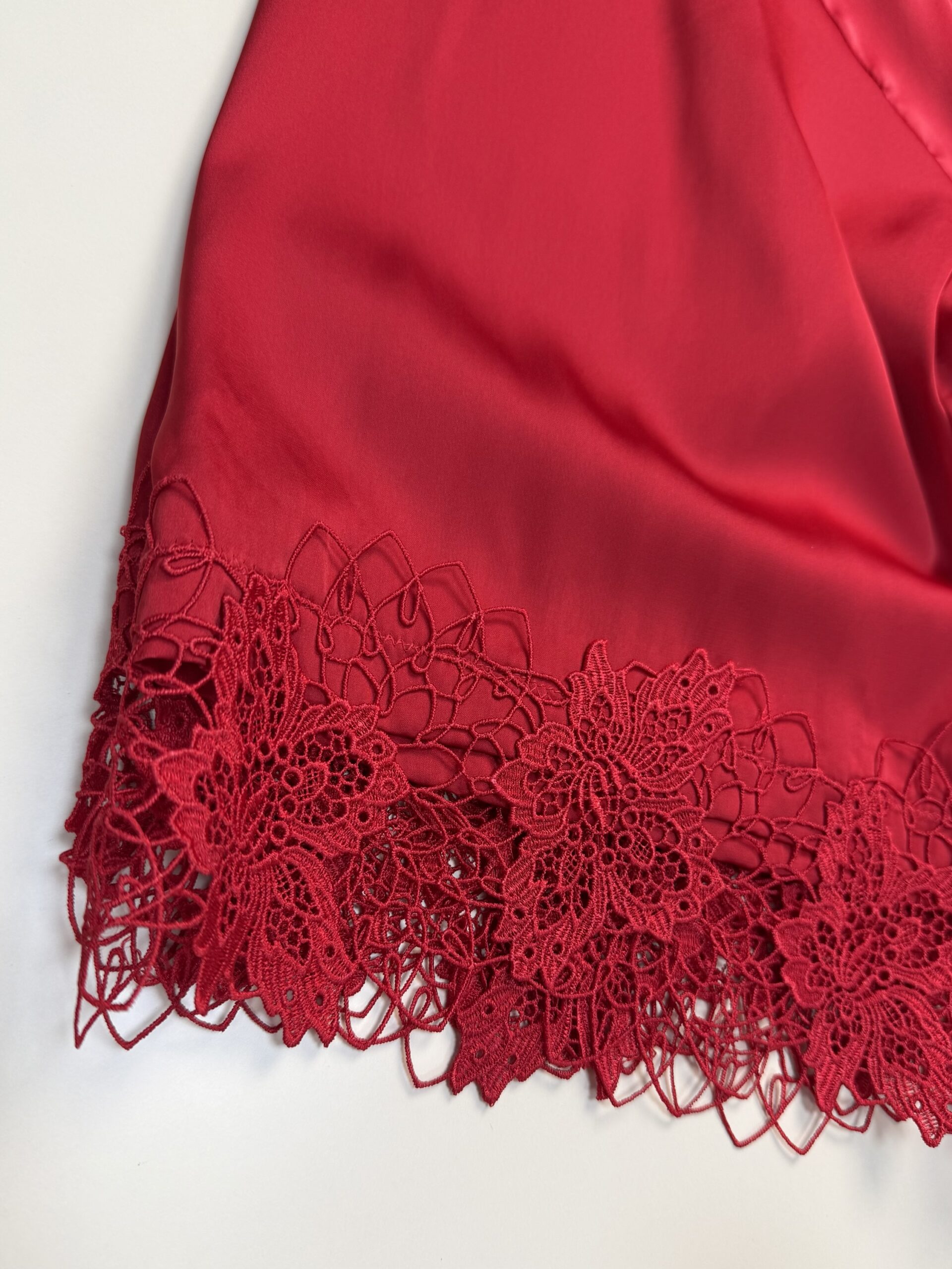 Nuisette peignoir long en satin " Rouge " – Image 4