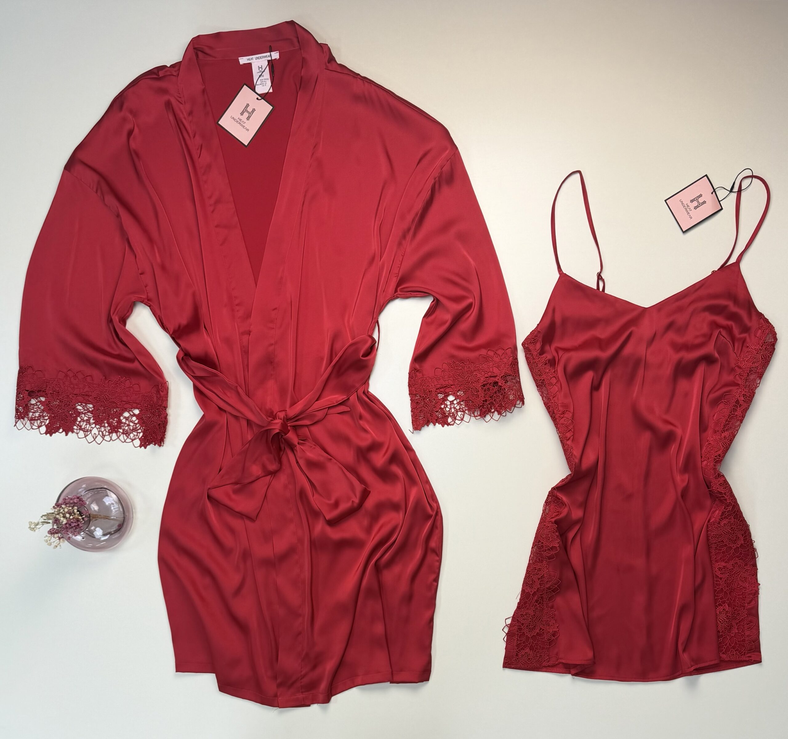 Nuisette peignoir long en satin " Rouge " – Image 2