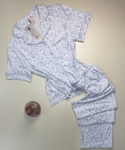 Pyjama boutonnée haut demi manche -H- " Léopard bleu "