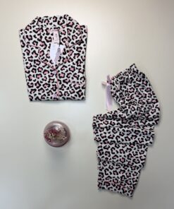 Alternative view of Pyjama boutonné haut demi manche H " Léopard rose "