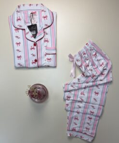 Alternative view of Pyjama boutonné haut demi manche H " à rayures petites fleurs "