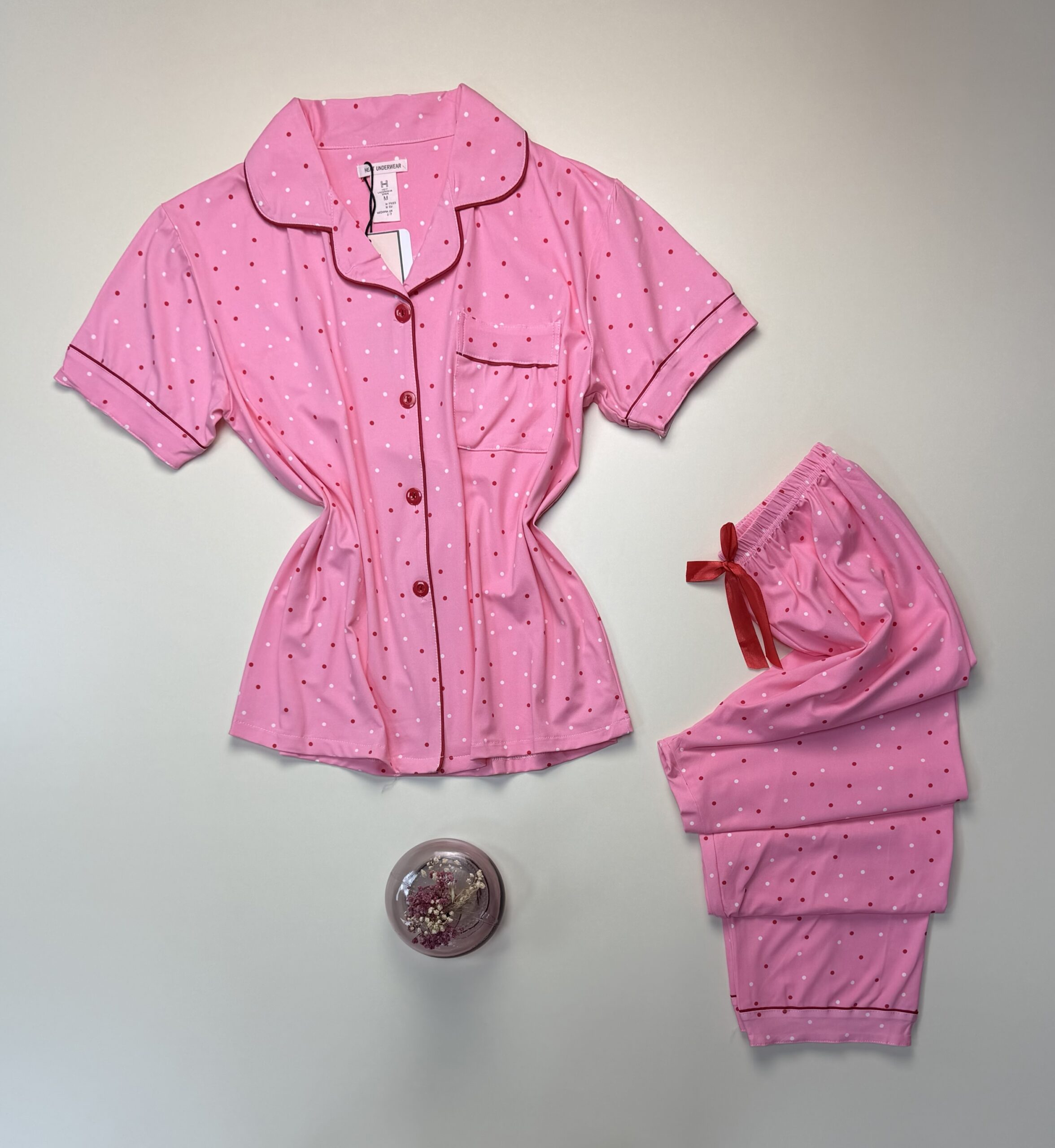 Pyjama boutonné haut demi manche " Petit pois rouge " – Image 3