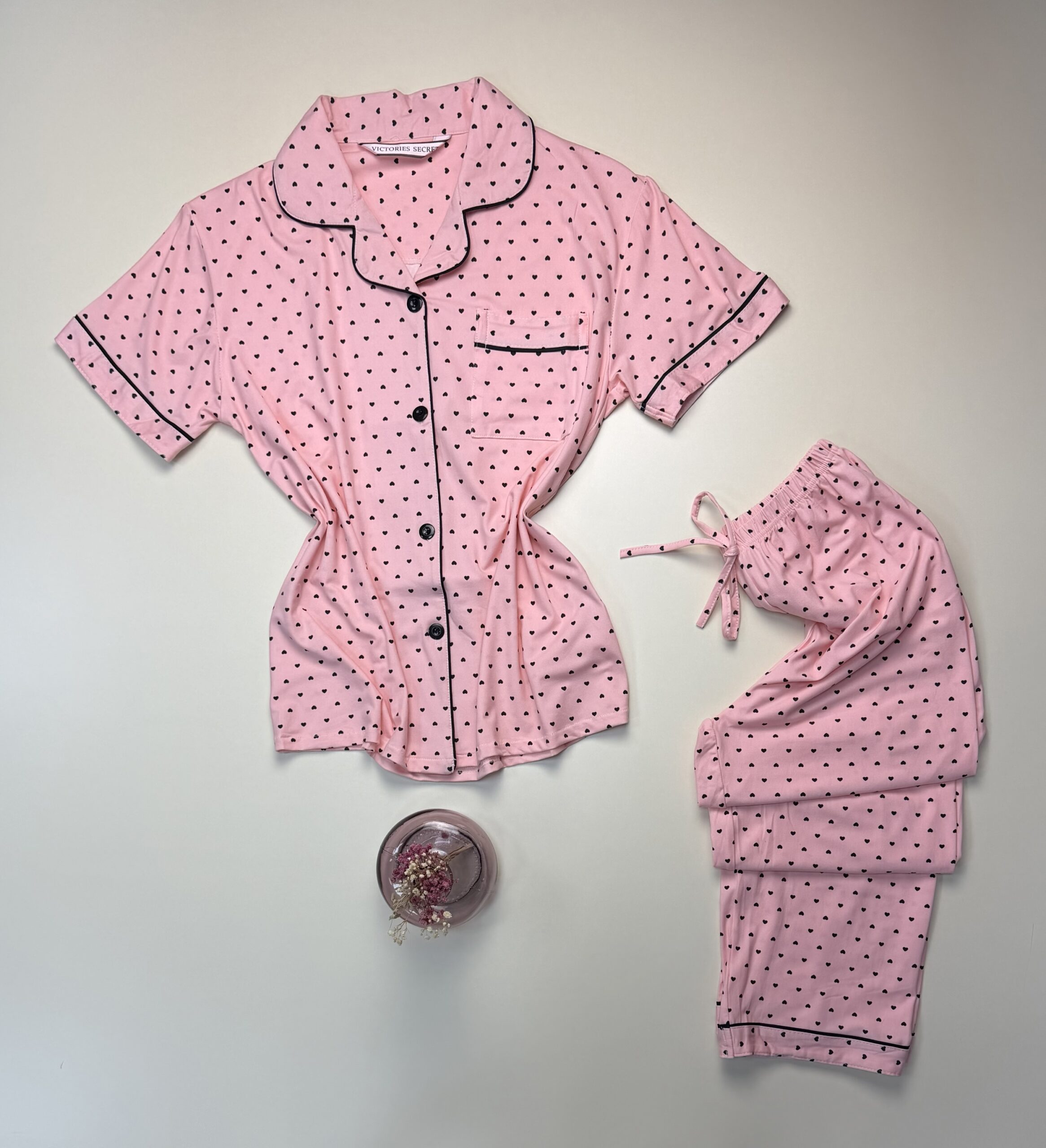 Pyjama boutonné haut demi manche " Rose coeur noir " – Image 3