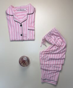 Alternative view of Pyjama boutonné haut demi manche " Rose à rayures "