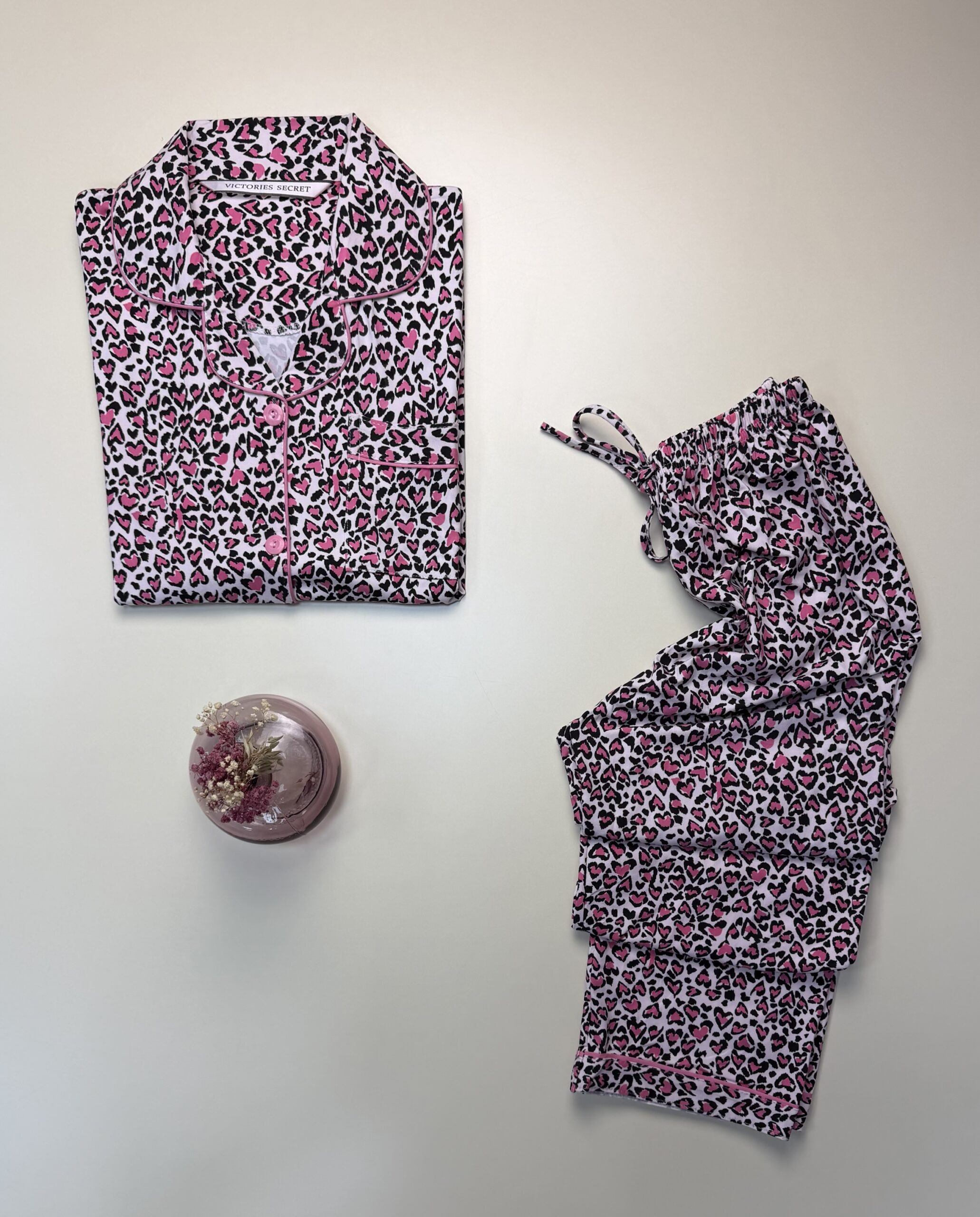 Pyjama boutonné haut demi manche " cœur rose " – Image 3