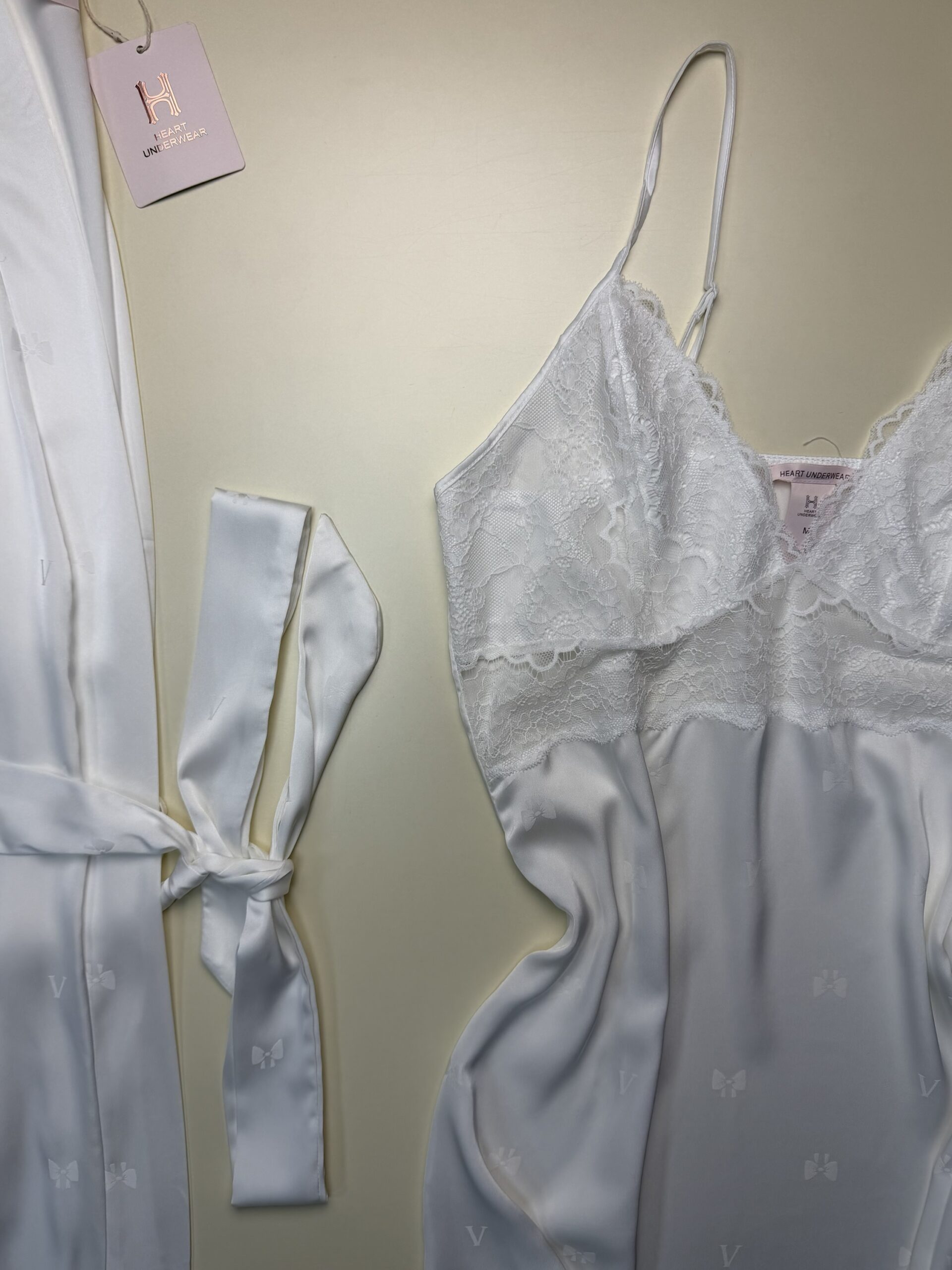 Ensemble nuisette peignoir en satin " Blanc " – Image 2