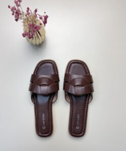 Alternative view of Mule " Brown "