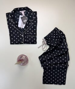 Alternative view of Pyjama boutonnée haut demi manche satin -H- " Noir petit pois "